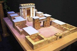 modelo_da_maquete_do_2o__templo_que_esta_sendo_construida_para_a_exposicao