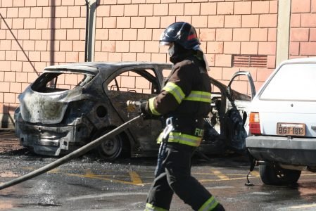 fogo carro