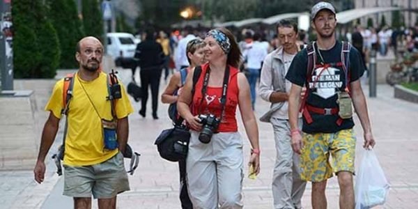 turismo_turistas_02-660x330