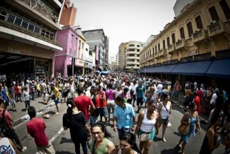 povo na rua