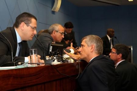 Presidente da Câmara Rafa Zimbaldi e vereadores em sessão