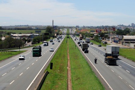 Rodovia D. Pedro I (SP-065) deve concentrar 68% do fluxo de veículos do feriado