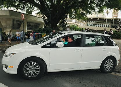 Prefeito experimentou carro entregue pela BYD