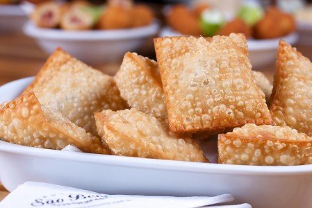 Pastel de feijão tropeiro