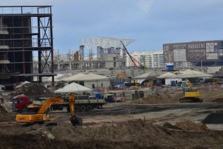 Moradores da Vila Autódromo reclamam de perda de qualidade de vida com as obras para as Olímpiadas