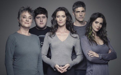 Selma Egrei, Felipe Hintze, Maria Fernanda Cândido, Gianecchini e Simone Zucato no elenco de "A Toca do Coelho"