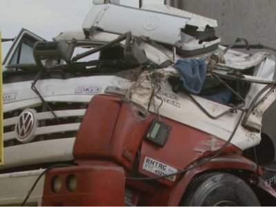 Motorista fica gravemente ferido após acidente na Rodovia Heitor Penteado (Foto: Reprodução/ EPTV).