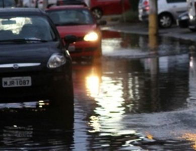 Chuva forte causou pontos de alagamento em Campinas