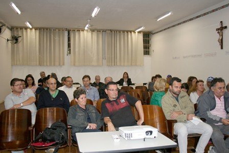 Cerca de 30 pessoas dos distritos de Sousas e Joaquim Egídio compareceram na reunião