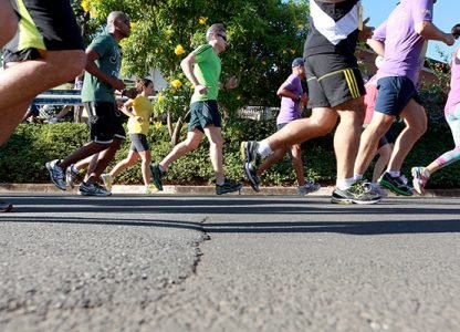 Participantes de maratona em Campinas