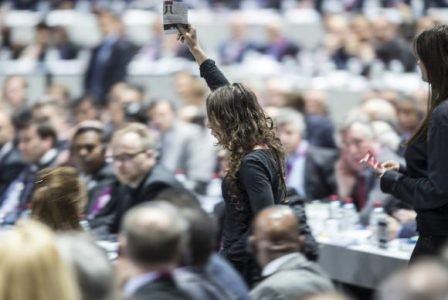 Palestinas protestam em Congresso da Fifa pela saída de Israel da entidade. Federação escolhe nesta sexta-feira novo presidente. EPA/Patrick B. K/Agência Lusa/Direitos Reservados