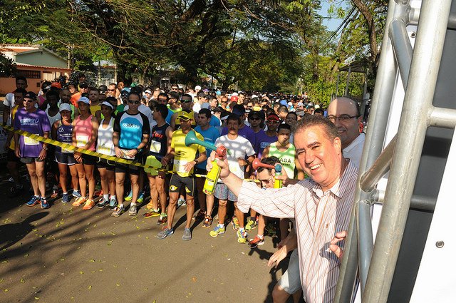 Corrida reuniu 800 atletas (Foto: Luiz Granzotto)