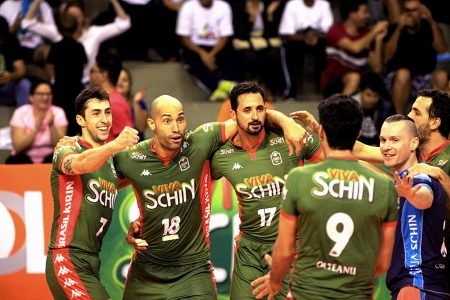 Na raça, o Vôlei Brasil Kirin assumiu o terceiro lugar da Superliga Masculina de Vôlei.