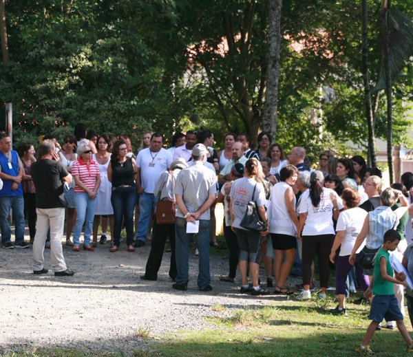 Funcionários do Centro de Saúde de Sousas durante a paralisação