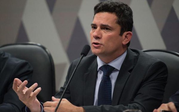 Moro relatou que “não havia reparado antes no ponto [horário]”, mas que não vê maior relevância nisso