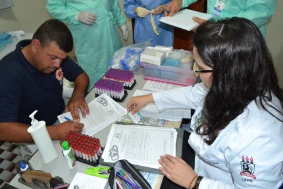 Pesquisadores de três países desenvolvem trabalho para criar teste rápido e barato do vírus Zika