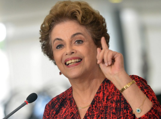 Brasília - DF, 17/03/2016. Presidenta Dilma Rousseff durante cerimônia de posse dos novos Ministros de Estado Chefe da Casa Civil, Luiz Inácio Lula da Silva; da Justiça, Eugênio Aragão; da Secretaria de Aviação Civil, Mauro Lopes e do Chefe de Gabinete Pessoal da Presidenta da República, Jaques Wagner. Foto: Roberto Stuckert Filho/PR