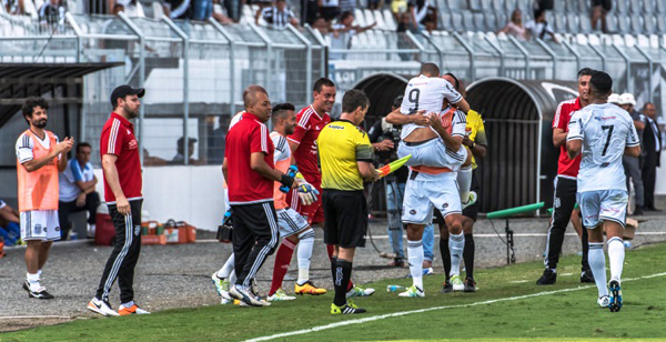 Com quatro gols de WP9, Macaca goleia por 7 a 2 