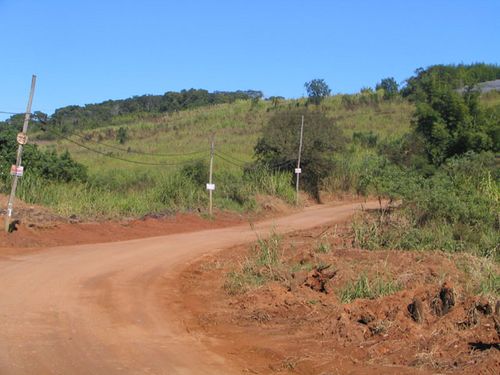 Estrada vicinal liga o distrito de Sousas a cidade de Pedreira 