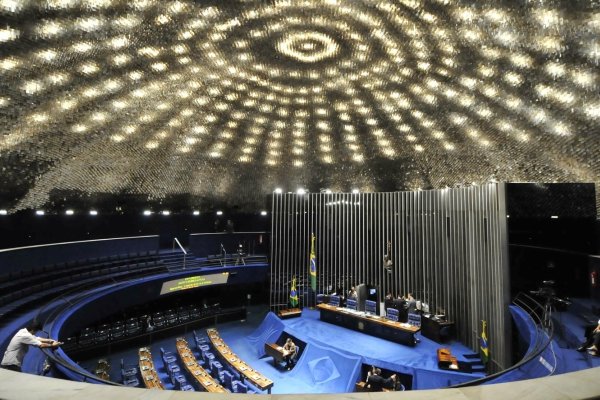 Instalação oficial da comissão do impeachment no Senado está prevista para esta terça-feira (26)