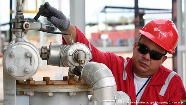 O presidente da Venezuela, Nicolás Maduro, decretou que durante dois meses os funcionários públicos não vão trabalhar às sextas-feiras