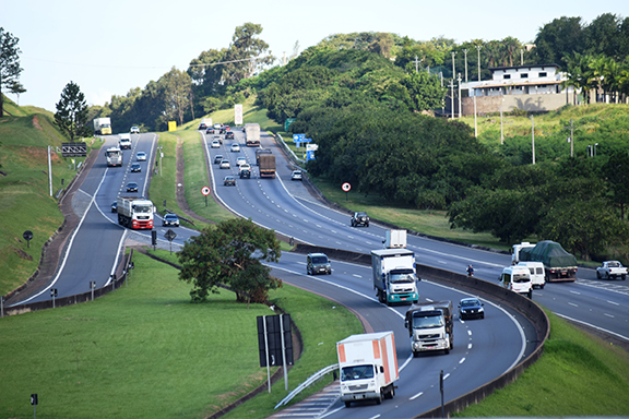 Maior movimentação de veículos deve ocorrer na rodovia D. Pedro I