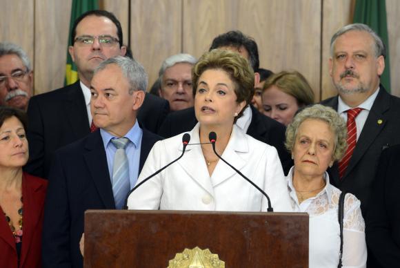 Dilma faz pronunciamento após ter sido notificada do afastamento do cargo por até 180 dias