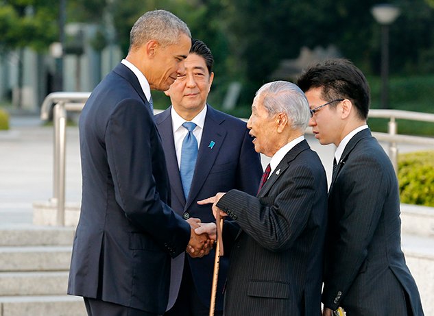 Obama cumprimenta sobrevivente da explosão em Hiroshima