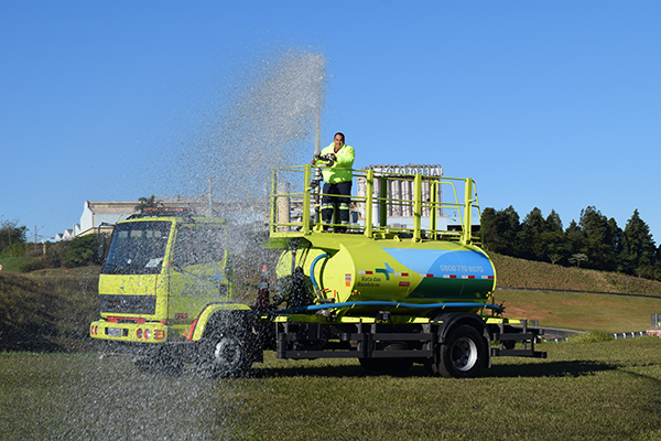 caminhao-pipa-rodovia-dom-pedroI-queimadas