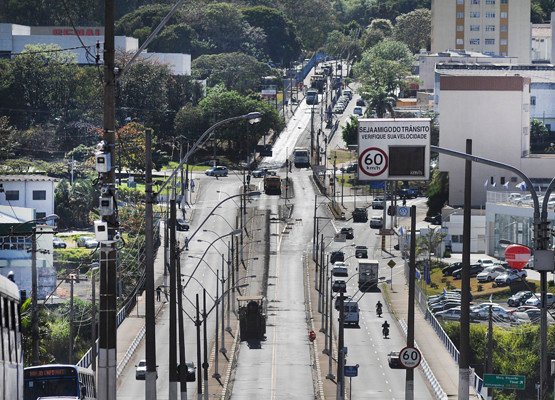 corredor-onibus-amoreiras-fechado-pintura