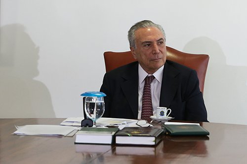 O presidente interino Michel Temer recebe o presidente do Senado Federal, Renan Calheiros, acompanhado de parlamentares, no Palácio do Planalto 