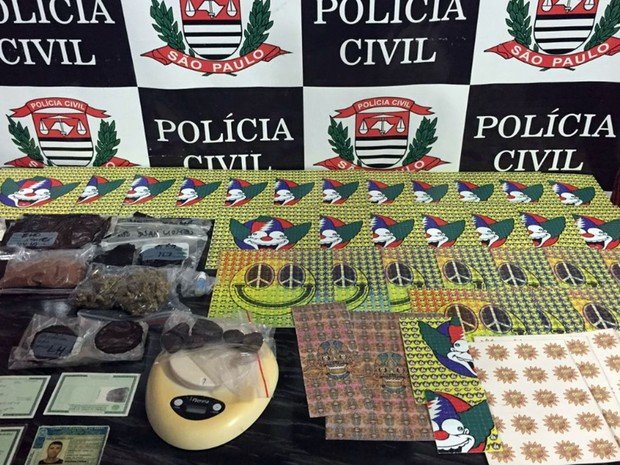 A polícia apreendeu 31 pontos de LSD