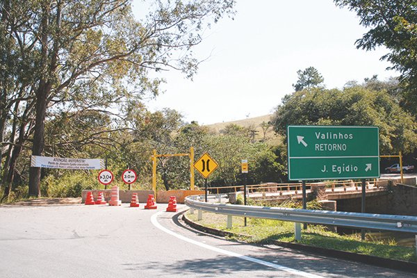 A ponte está interditada desde maio.