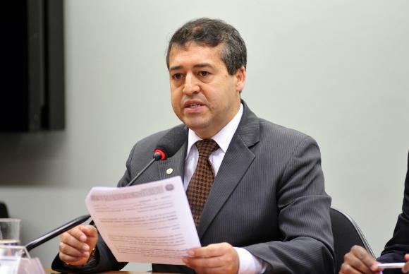 O ministro Ronaldo Nogueira disse que a proposta de reforma trabalhista a ser elaborada pelo governo vai valorizar a negociação coletiva e tratar de assuntos como salário e jornada