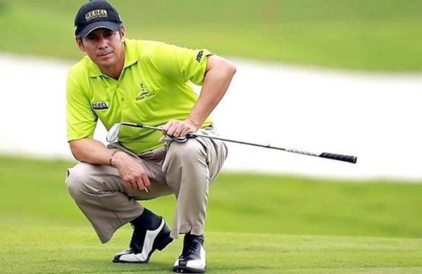 O golfista brasileiro Adilson da Silva deu a primeira tacada das competições de golfe, após 112 anos