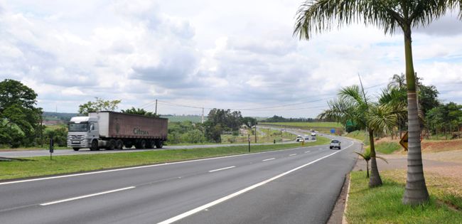 Bloqueio é válido até sexta-feira (2); opção de tráfego fica 1km à frente