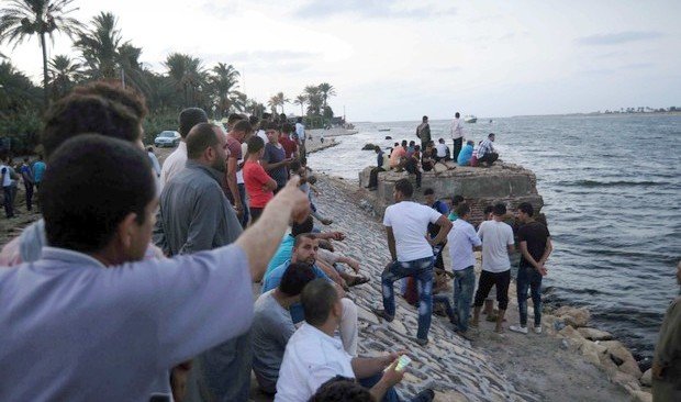 mar-mediterraneo-durante-buscas-por-vitimas-de-naufragio-no-egito