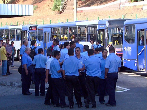 onibus-motorista-cobrador-paralisacao-valinhos