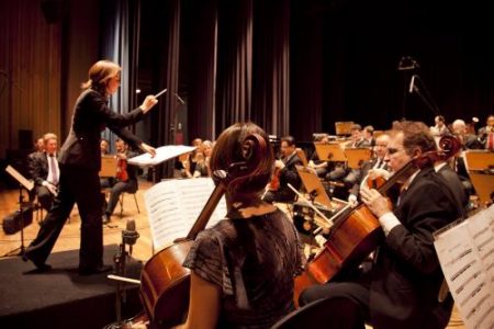 Obra faz parte das comemorações dos 50 anos da Unicamp, e reúne orquestra, dança, coro cênico e tecnologia digital