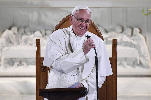epa04947216 Pope Francis prepares to speak at St. Patrick's Church in Washington DC, USA, 24 September 2015. Pope Francis is on a five-day trip to the USA, which includes stops in Washington DC, New York and Philadelphia, after a three-day stay in Cuba.  EPA/JABIN BOTSFORD / POOL