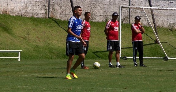 Eduardo Baptista aposta em Ravanelli contra o Galo. (Foto: Vaner Santos/EPTV)