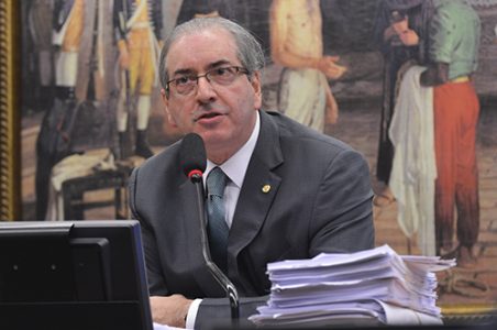 O deputado Eduardo Cunha durante reunião da Comissão de Constituição e Justiça da Câmara que tenta votar o parecer do deputado Ronaldo Fonseca sobre o seu pedido para anular decisão do Conselho de Ética sobre sua cassação (Antonio Cruz/Agência Brasil)