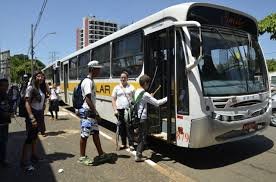 Smile Transportes e Turismo leva alunos da rede municipal de ensino.