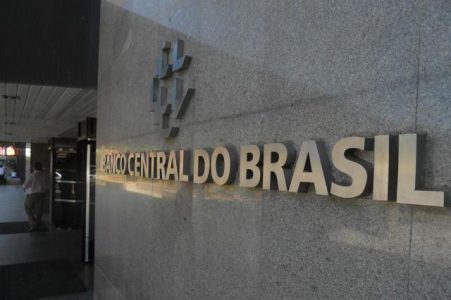 Banco Central divulgou Boletim Focus. Nele, mercado financeiro mantém projeção de inflação em 6,88% este ano  