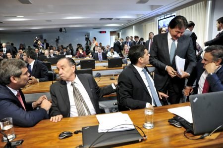ccj-pec-teto-aprovada-gastos-publicos
