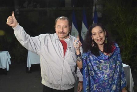 O presidente Daniel Ortega e sua mulher, a vice-presidente Rosário Murillo