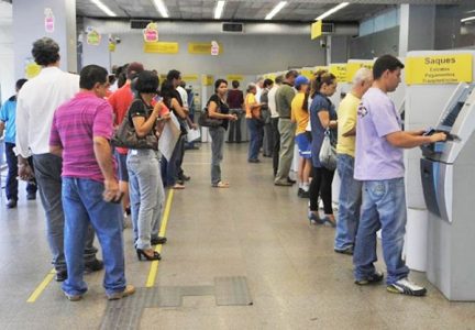 Bancos só reabrem na segunda-feira