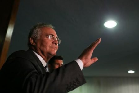 O presidente do Senado, Renan Calheiros, fala sobre decisão do plenário do STF que o manteve no cargo