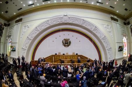 parlamento-venezuelano-abandono-cargo-maduro