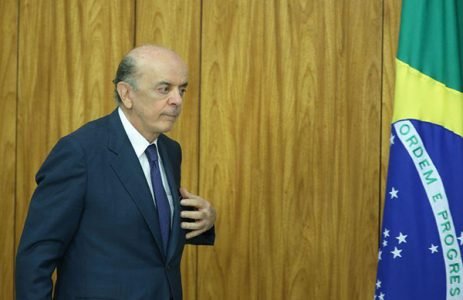 O ministro das Relações Exteriores, José Serra, e o embaixador da França no Brasil, Laurent Bili, em evento no Itamaraty no começo do mês